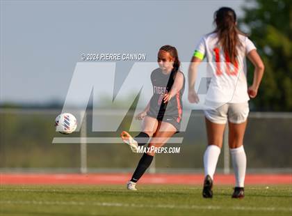 Thumbnail 3 in Tabb vs Brentsville District (VHSL Class 3 State Quarterfinal) photogallery.