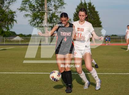 Thumbnail 2 in Tabb vs Brentsville District (VHSL Class 3 State Quarterfinal) photogallery.