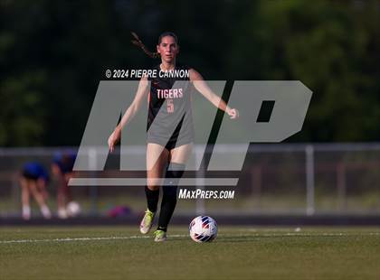 Thumbnail 3 in Tabb vs Brentsville District (VHSL Class 3 State Quarterfinal) photogallery.