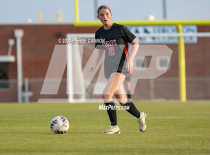 Thumbnail 1 in Tabb vs Brentsville District (VHSL Class 3 State Quarterfinal) photogallery.