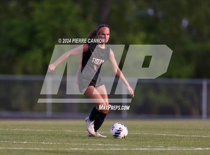 Thumbnail 2 in Tabb vs Brentsville District (VHSL Class 3 State Quarterfinal) photogallery.