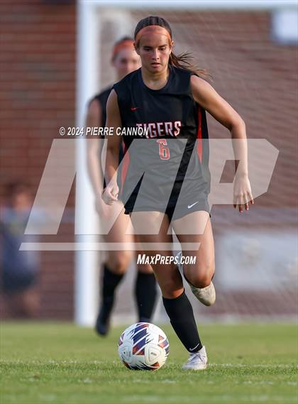 Thumbnail 3 in Tabb vs Brentsville District (VHSL Class 3 State Quarterfinal) photogallery.