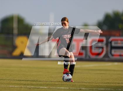 Thumbnail 3 in Tabb vs Brentsville District (VHSL Class 3 State Quarterfinal) photogallery.