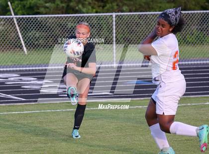 Thumbnail 1 in Tabb vs Brentsville District (VHSL Class 3 State Quarterfinal) photogallery.