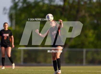 Thumbnail 1 in Tabb vs Brentsville District (VHSL Class 3 State Quarterfinal) photogallery.