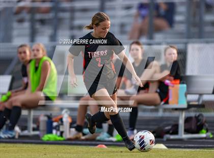 Thumbnail 3 in Tabb vs Brentsville District (VHSL Class 3 State Quarterfinal) photogallery.