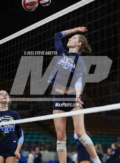 Thumbnail 2 in Legend vs. Ralston Valley (CHSAA 5A Contenders First Round) photogallery.