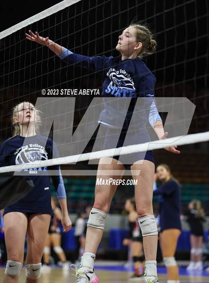 Thumbnail 1 in Legend vs. Ralston Valley (CHSAA 5A Contenders First Round) photogallery.