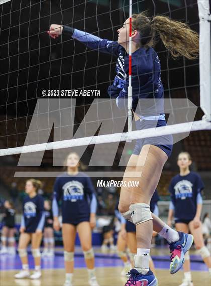 Thumbnail 1 in Legend vs. Ralston Valley (CHSAA 5A Contenders First Round) photogallery.