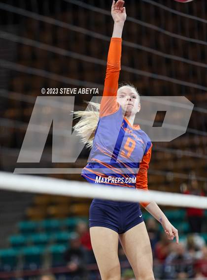 Thumbnail 1 in Legend vs. Ralston Valley (CHSAA 5A Contenders First Round) photogallery.