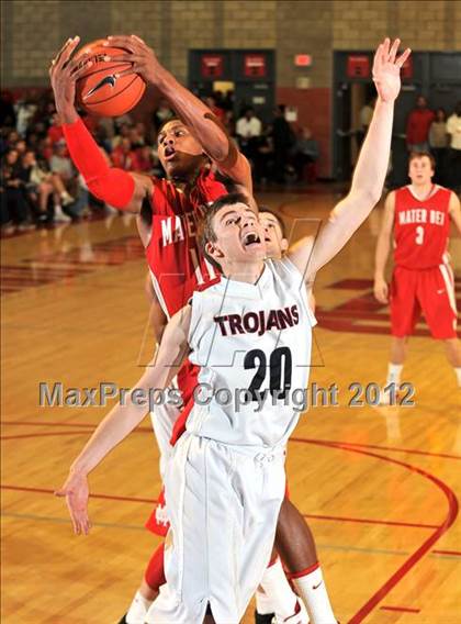Thumbnail 2 in Lutheran @ Mater Dei (Nike Extravaganza) photogallery.