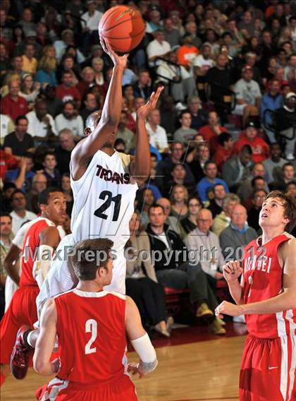 Thumbnail 1 in Lutheran @ Mater Dei (Nike Extravaganza) photogallery.