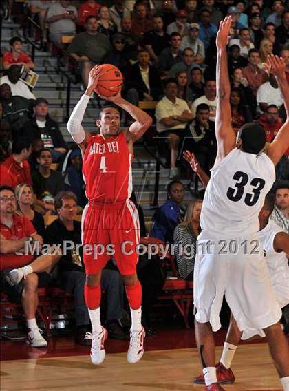 Thumbnail 1 in Lutheran @ Mater Dei (Nike Extravaganza) photogallery.