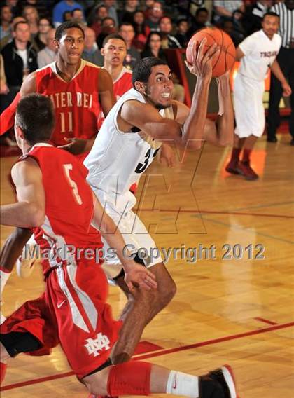 Thumbnail 2 in Lutheran @ Mater Dei (Nike Extravaganza) photogallery.