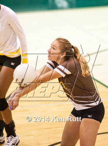 Thumbnail 2 in Bosque vs Cibola (Moriarty Invitaional Tournament) photogallery.