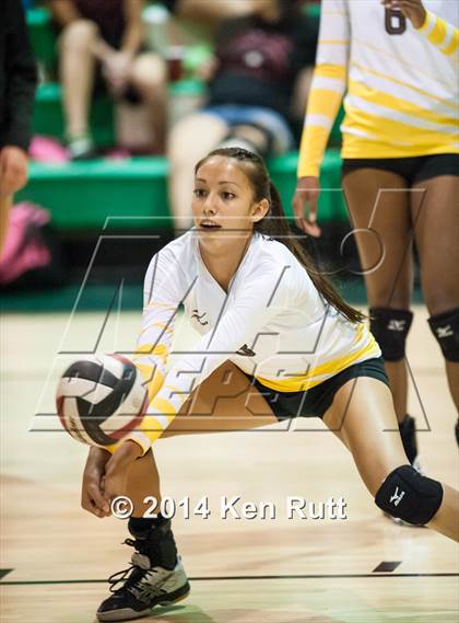 Thumbnail 1 in Bosque vs Cibola (Moriarty Invitaional Tournament) photogallery.