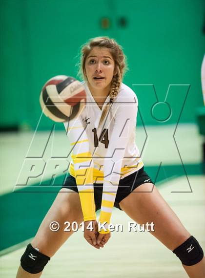 Thumbnail 3 in Bosque vs Cibola (Moriarty Invitaional Tournament) photogallery.