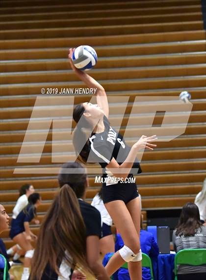 Thumbnail 3 in Venice vs. Long Beach Poly (Durango Fall Classic) photogallery.