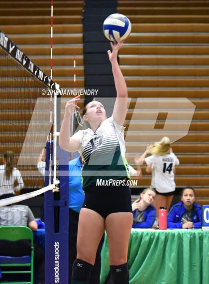 Thumbnail 1 in Venice vs. Long Beach Poly (Durango Fall Classic) photogallery.