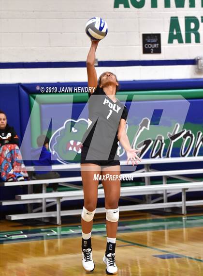Thumbnail 2 in Venice vs. Long Beach Poly (Durango Fall Classic) photogallery.