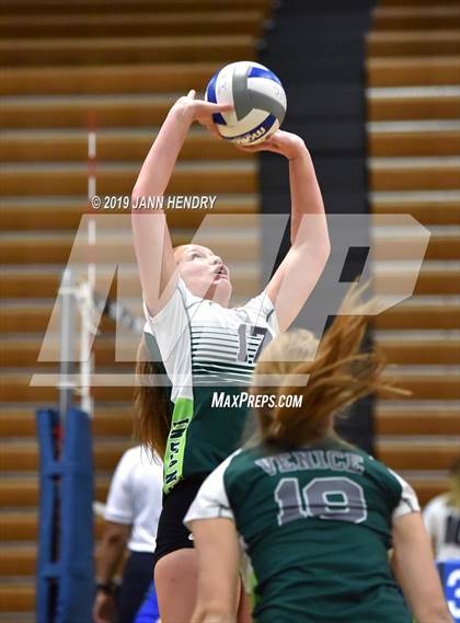 Thumbnail 1 in Venice vs. Long Beach Poly (Durango Fall Classic) photogallery.