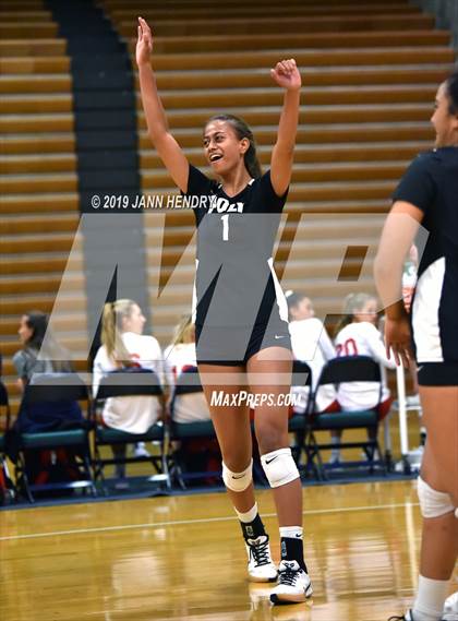 Thumbnail 3 in Venice vs. Long Beach Poly (Durango Fall Classic) photogallery.