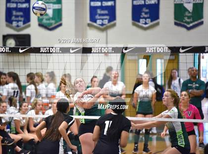 Thumbnail 2 in Venice vs. Long Beach Poly (Durango Fall Classic) photogallery.