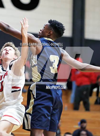 Thumbnail 3 in Jones Senior @ New Bern photogallery.
