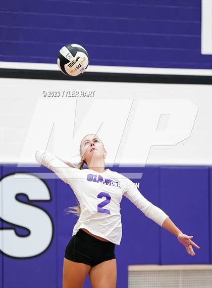 Thumbnail 3 in Pike @ Ben Davis photogallery.