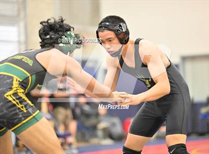 Thumbnail 2 in El Cajon Invitational photogallery.