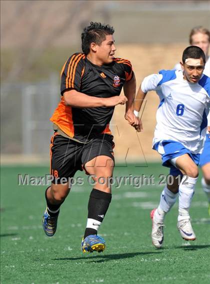 Thumbnail 2 in Hays vs Poly (Garland Invitational) photogallery.