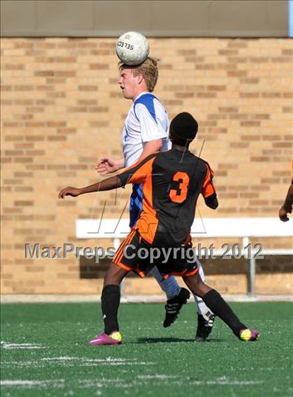 Thumbnail 3 in Hays vs Poly (Garland Invitational) photogallery.