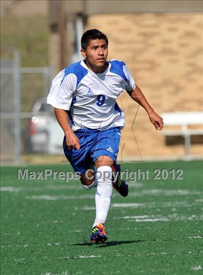 Thumbnail 3 in Hays vs Poly (Garland Invitational) photogallery.