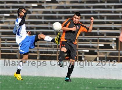Thumbnail 2 in Hays vs Poly (Garland Invitational) photogallery.