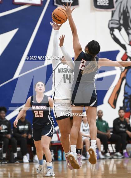 Thumbnail 2 in Tesoro vs. Fairmont Prep (Oxford Tournament) photogallery.