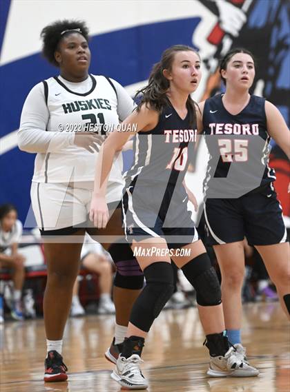 Thumbnail 3 in Tesoro vs. Fairmont Prep (Oxford Tournament) photogallery.