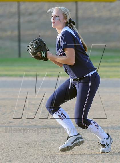 Thumbnail 3 in Eaglecrest @ Cherokee Trail photogallery.