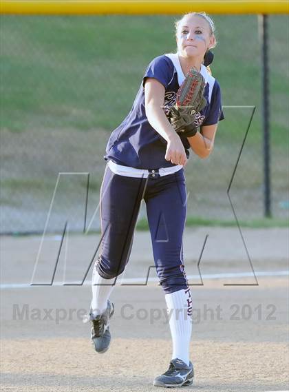 Thumbnail 3 in Eaglecrest @ Cherokee Trail photogallery.