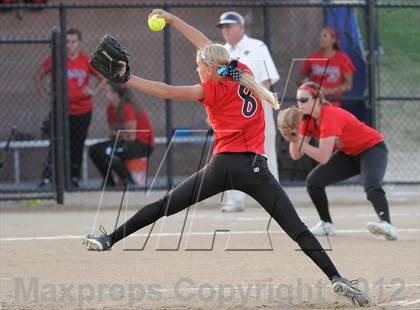Thumbnail 3 in Eaglecrest @ Cherokee Trail photogallery.