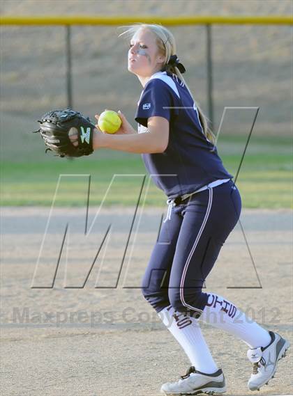 Thumbnail 1 in Eaglecrest @ Cherokee Trail photogallery.