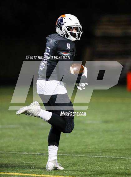 Thumbnail 2 in Edmonds-Woodway vs Eastside Catholic (WIAA 3A First Round) photogallery.