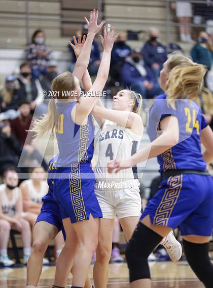 Thumbnail 1 in Olympia vs Kelso photogallery.