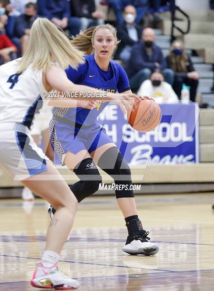 Thumbnail 2 in Olympia vs Kelso photogallery.