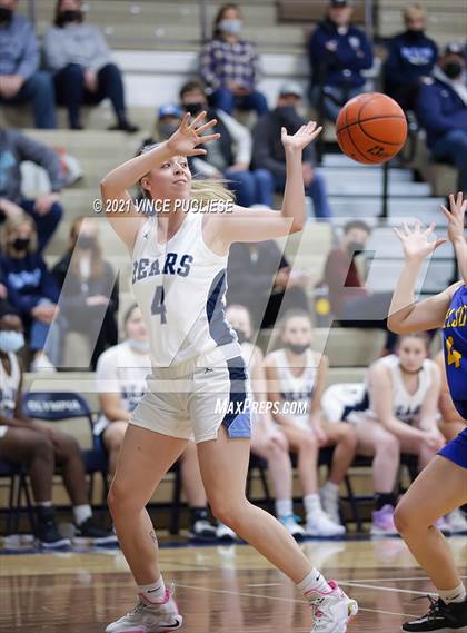 Thumbnail 3 in Olympia vs Kelso photogallery.