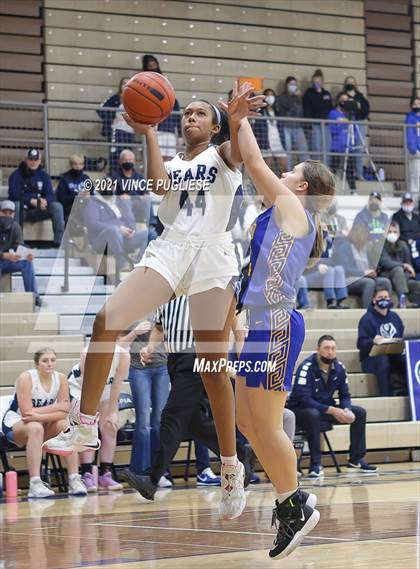 Thumbnail 2 in Olympia vs Kelso photogallery.