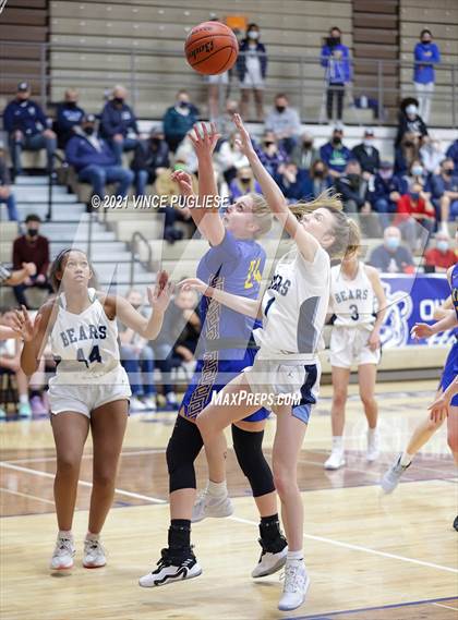 Thumbnail 2 in Olympia vs Kelso photogallery.