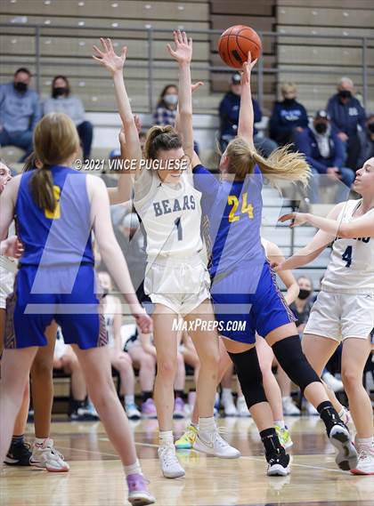 Thumbnail 2 in Olympia vs Kelso photogallery.