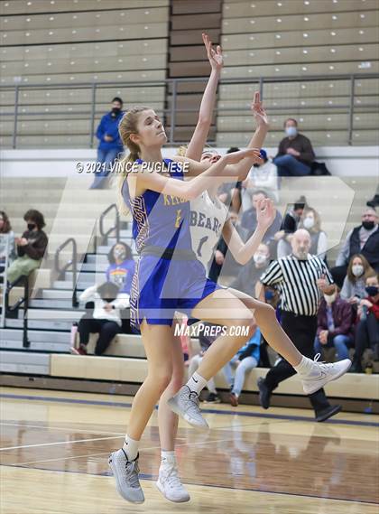 Thumbnail 2 in Olympia vs Kelso photogallery.