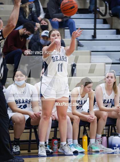 Thumbnail 2 in Olympia vs Kelso photogallery.