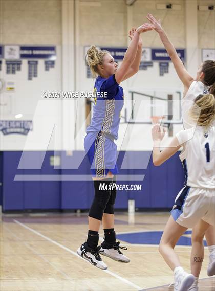 Thumbnail 2 in Olympia vs Kelso photogallery.